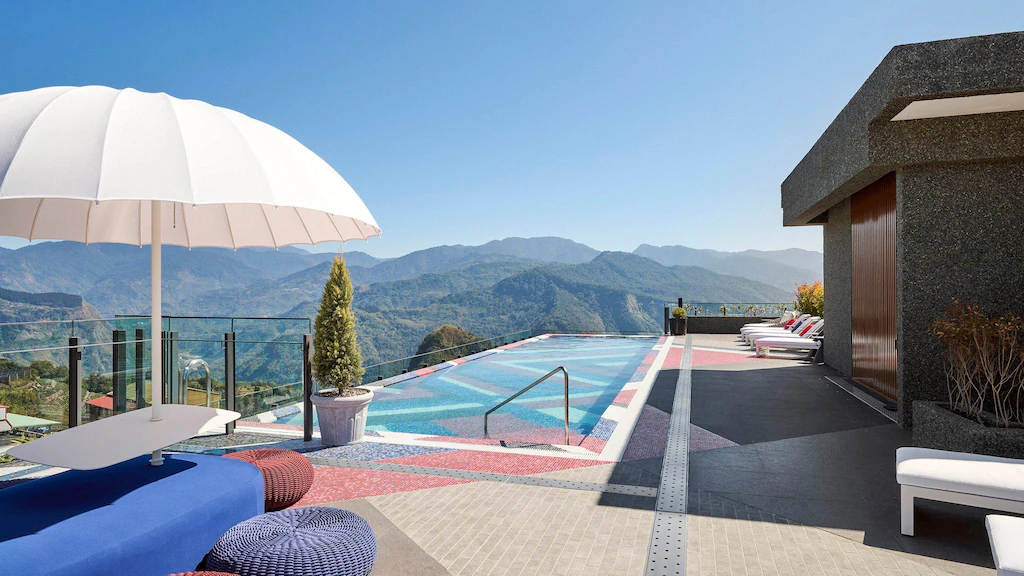 傍晚抵達阿里山英迪格酒店，讓山林的氣味與靜下來的節奏，接住整趟旅行