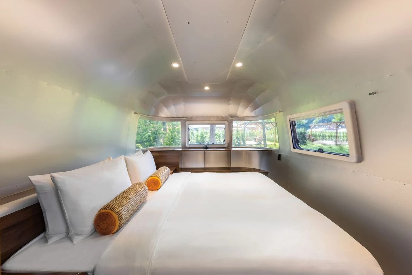 豪華露營車體驗｜感受野地露營與星空共眠的新生活