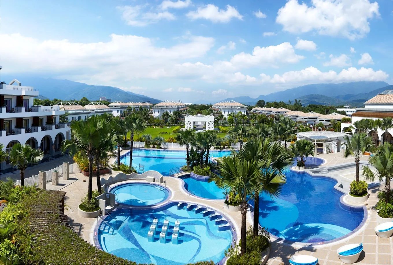 【2025台東住宿推薦】五星級飯店比較｜喜來登、日暉渡假村、娜路彎全面解析