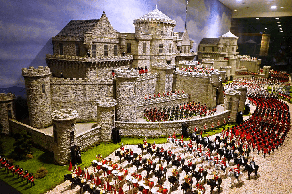 不是走馬看花,而是低頭凝視,在袖珍博物館,與被縮小的世界靜靜對話