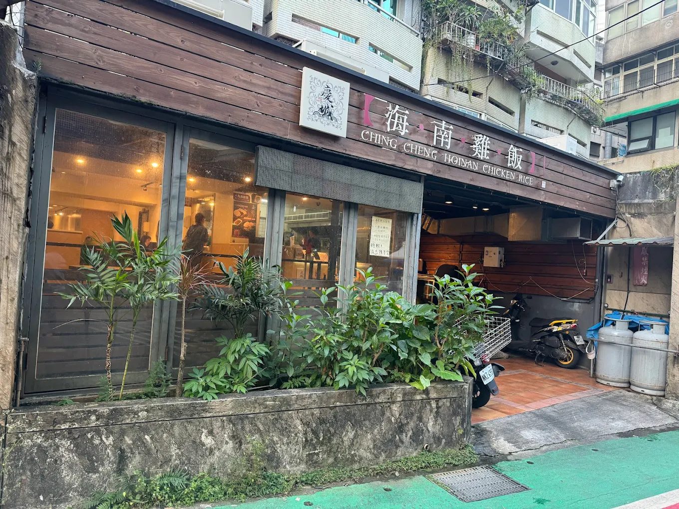 台北室內親子樂園推薦】FUN星球親子樂園：娃娃機、DIY手作與球池一次玩個夠！