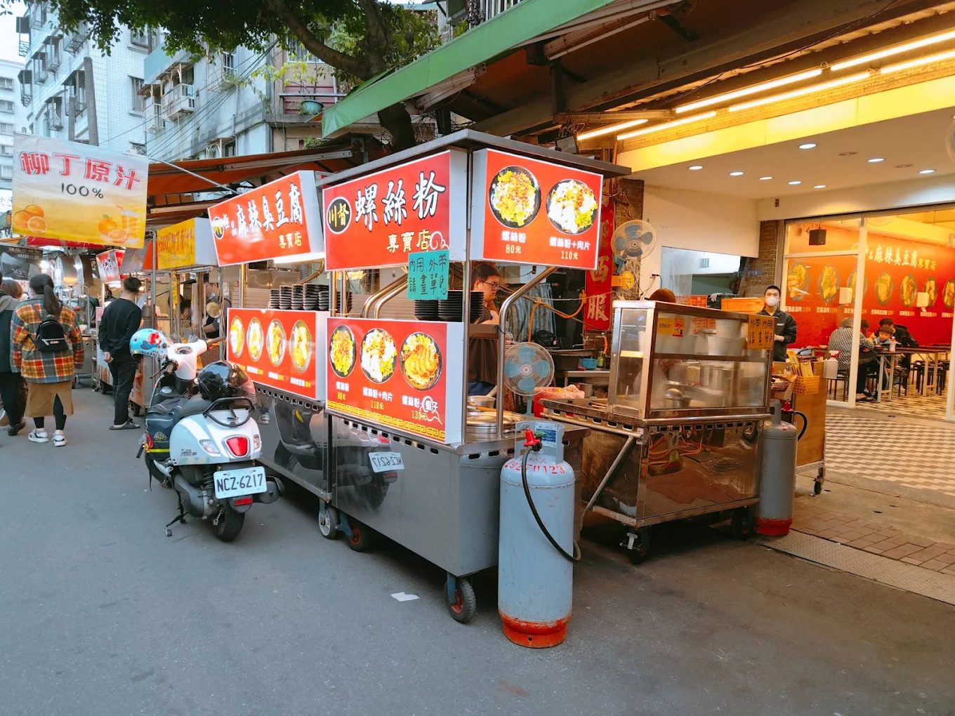🏮新北夜市美食推薦｜樂華、三和、南雅必吃攻略！在地人都愛的隱藏版小吃地圖