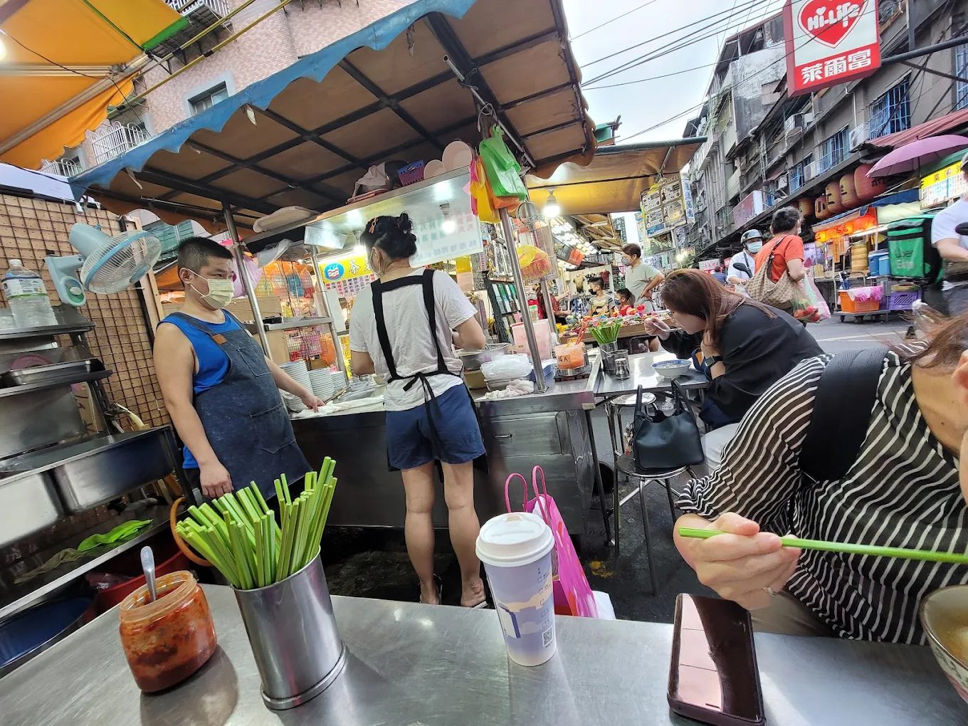 🏮新北夜市美食推薦｜樂華、三和、南雅必吃攻略！在地人都愛的隱藏版小吃地圖