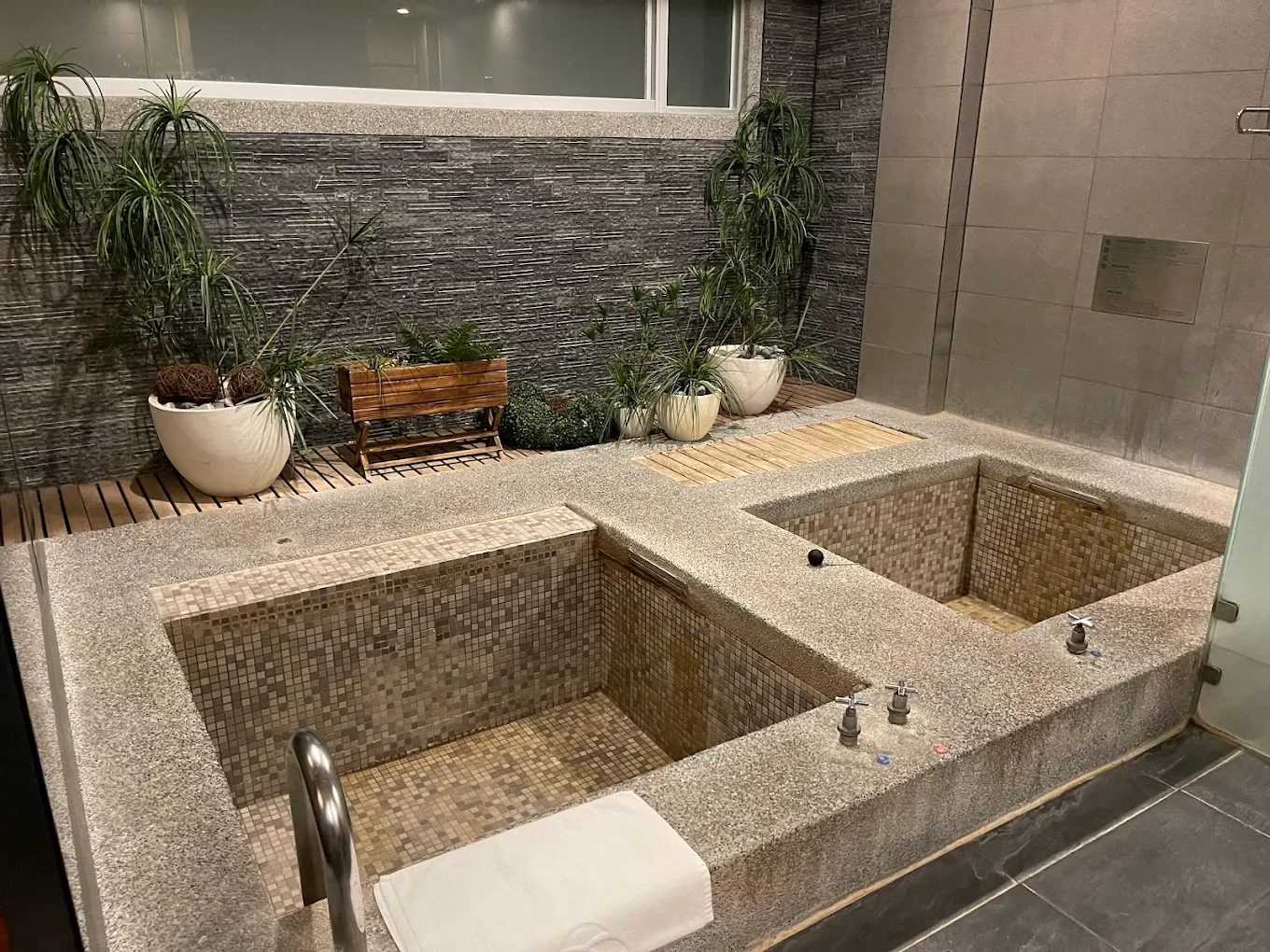 台中日光溫泉酒店開箱：景觀湯屋＋豐盛餐食，擁抱自然的溫泉住宿首選