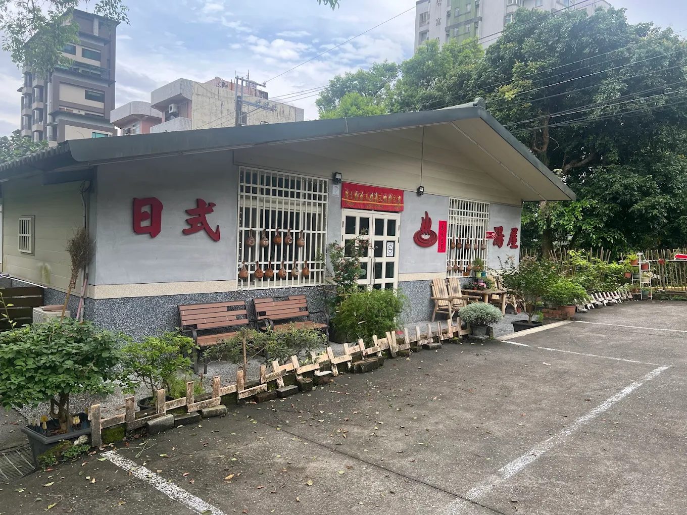 🏮礁溪夜市推薦｜週日限定的美食地圖！必吃小吃 × 套圈圈親子遊玩全攻略