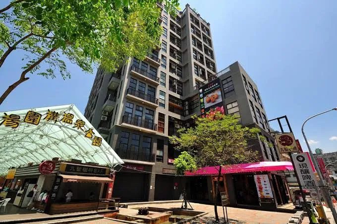 🏮礁溪夜市推薦｜週日限定的美食地圖！必吃小吃 × 套圈圈親子遊玩全攻略