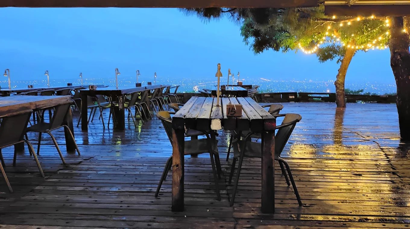 宜蘭空ㄟ農場一日遊攻略｜百萬夜景 × 窯烤披薩 × 免費接駁車 × 寵物友善景觀農場