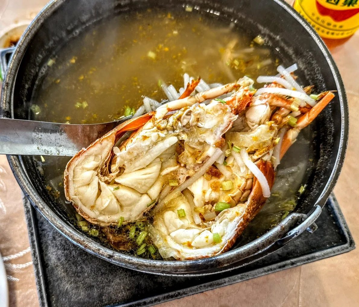 📍【頭城海鮮推薦】烏石港必訪海鮮餐廳｜代客料理、生魚片、在地現撈這裡吃最對味！