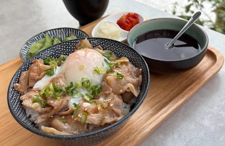 斗六美食必嚐攻略：色鼎燒肉、樂飯樂販與叁記傳食