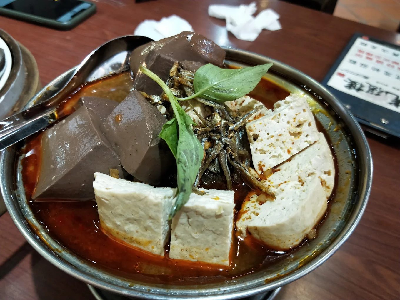 深坑老街豆腐名店推薦|必吃經典老店與創意小吃,走一趟豆腐味濃的美食散策!