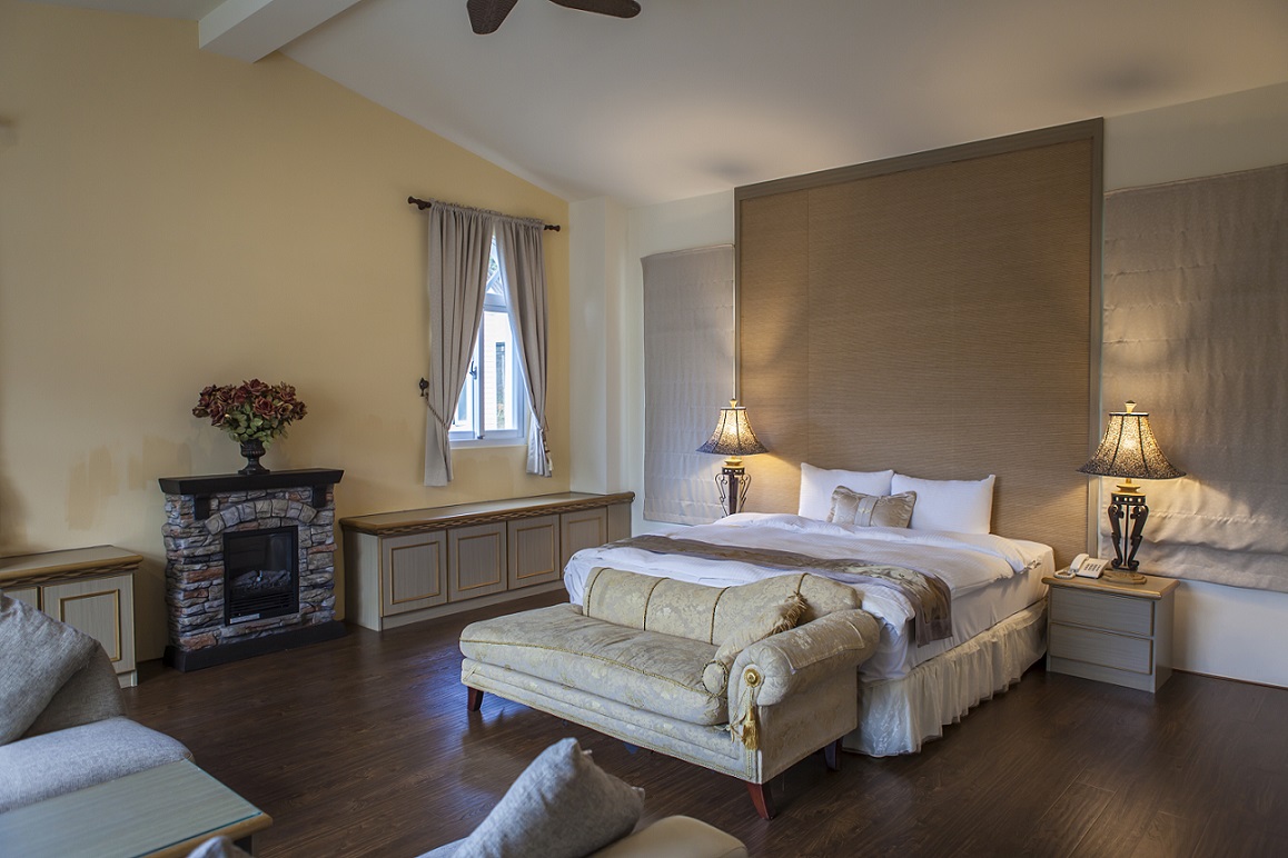 夜間莊園的浪漫燈光效果