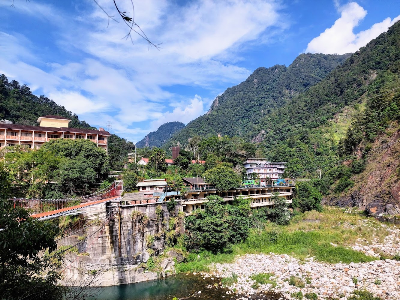 谷關吊橋｜谷關景點攻略：必訪明治溫泉老街及周邊熱門景點