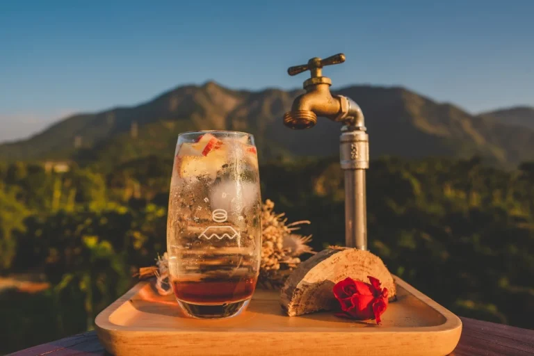 雲頂咖啡：雲林古坑的景觀系露營咖啡廳，賞景發呆的療癒祕境