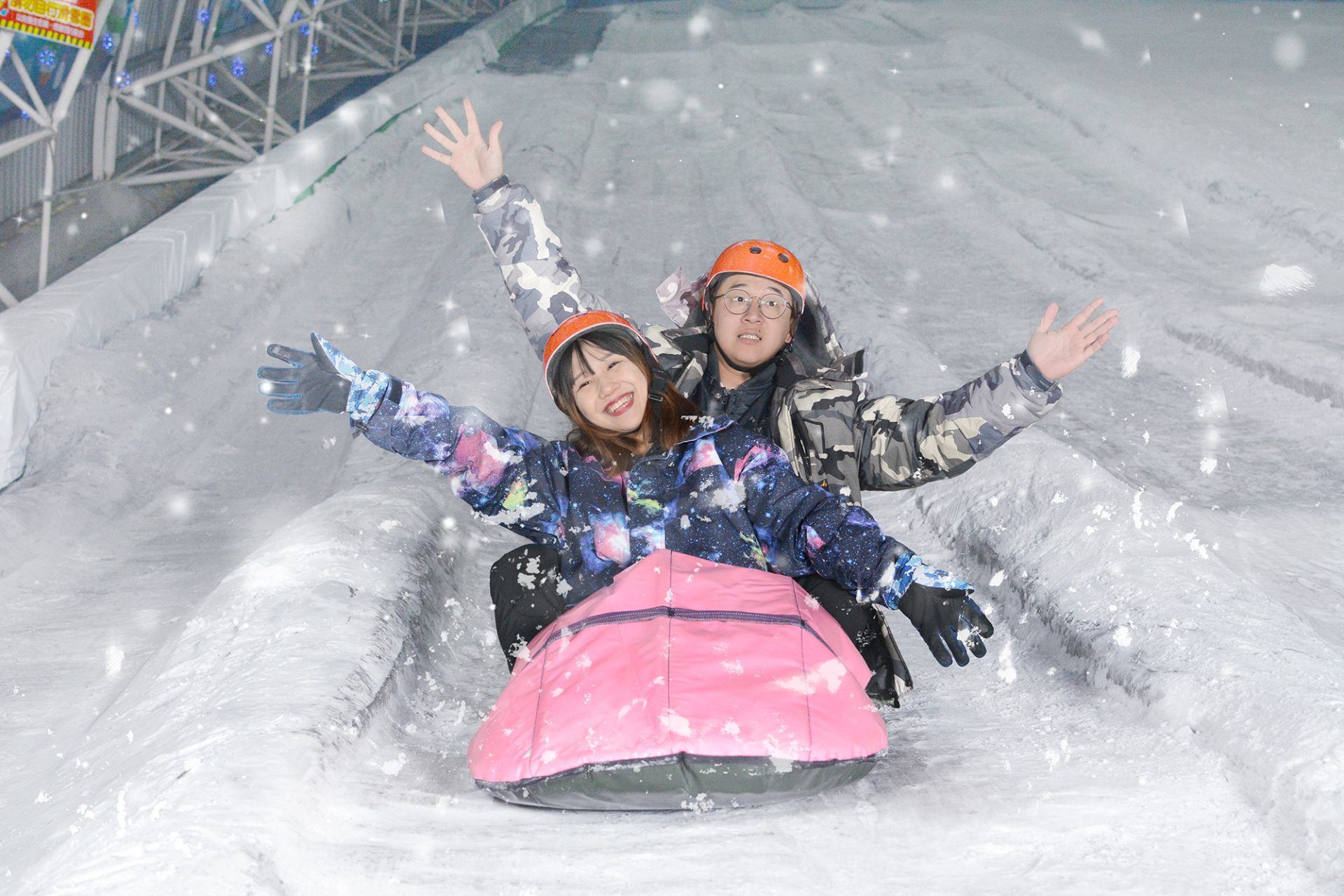 免費親子乘坐雪毯滑雪趣