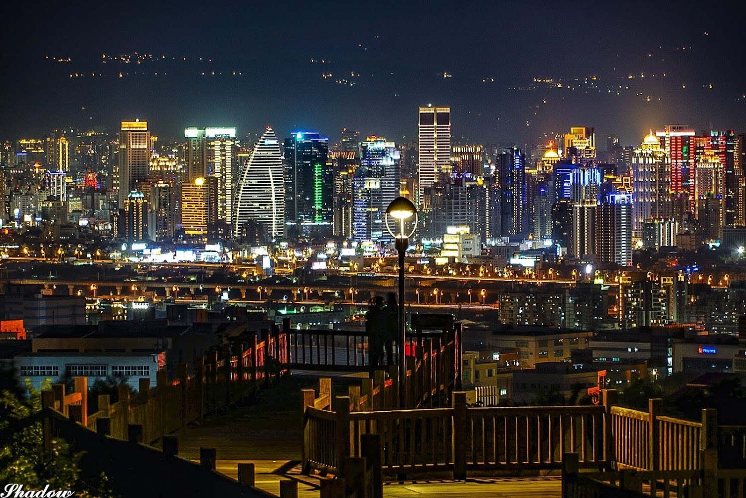 Skyline Cafe and Pizzeria｜台中夜景攻略：最佳5個觀賞景點，讓你一次看個過癮