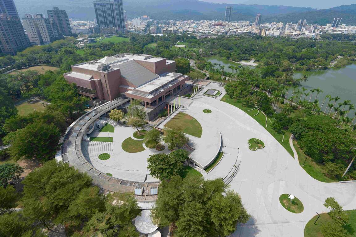 愛河之心：探索高雄特色旅遊景點