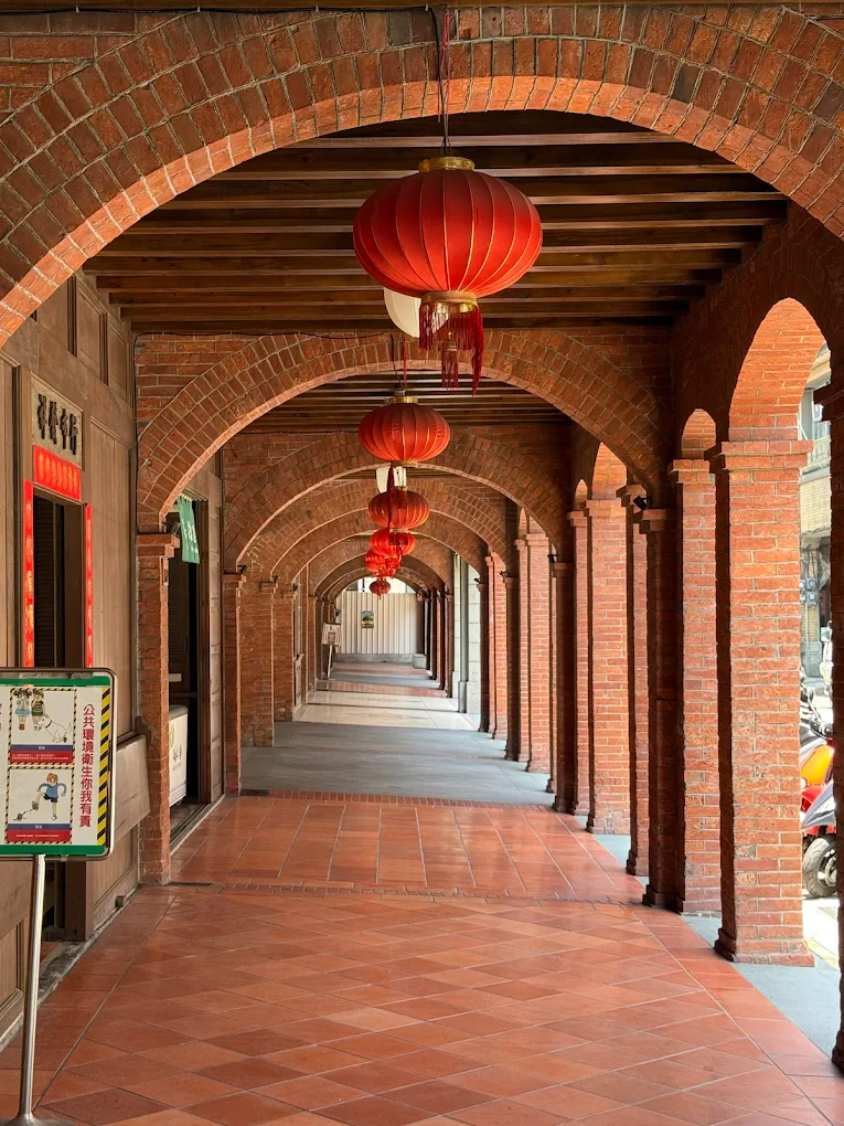 台北霞海城隍廟攻略｜歷史文化 x 月老祈福 x 迪化街美食全收錄