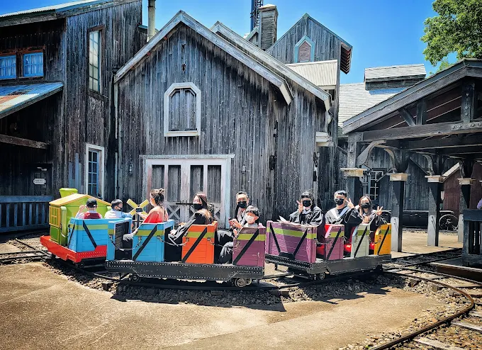 六福村主題遊樂園｜2025完整攻略！票價、設施、動物表演、餐廳推薦與交通懶人包