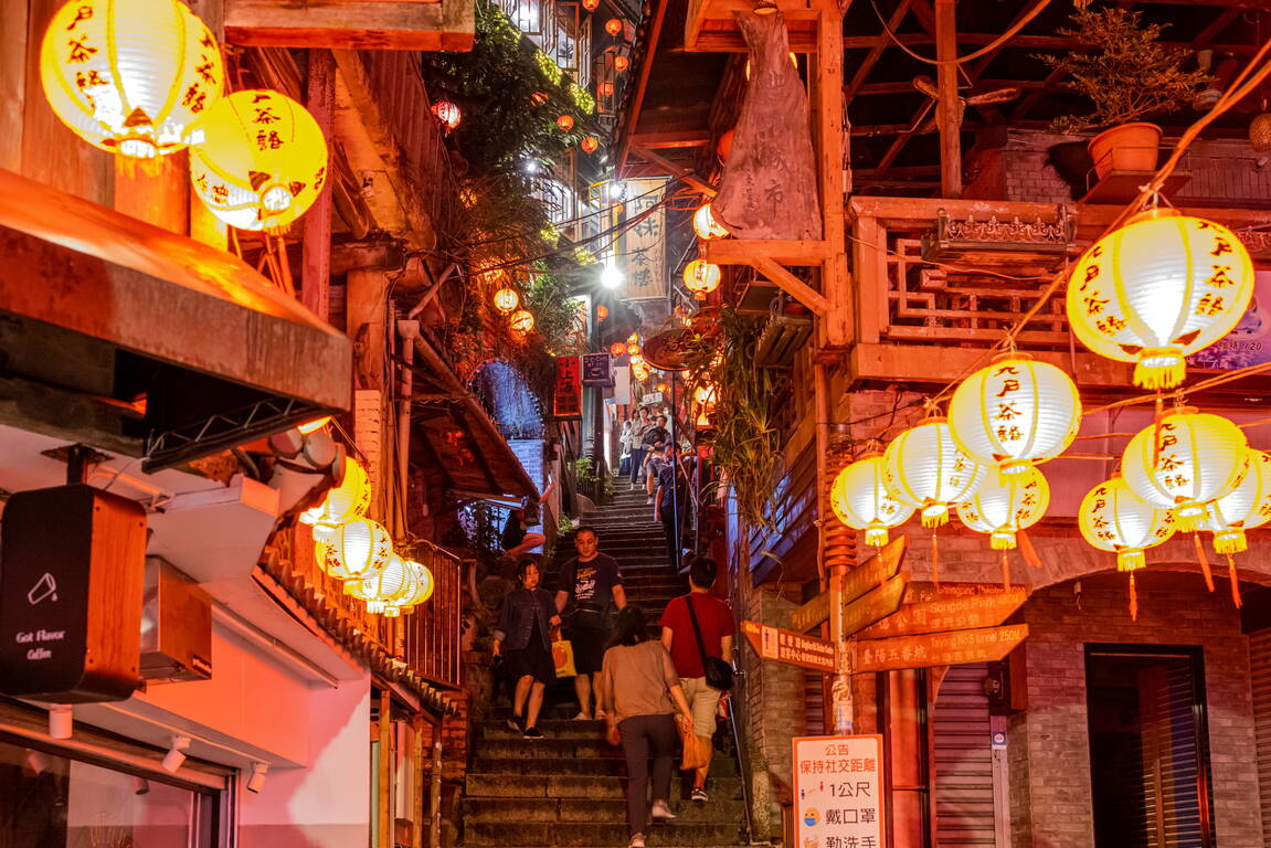 九份老街完全攻略：怎麼享受這個美麗的旅行天堂