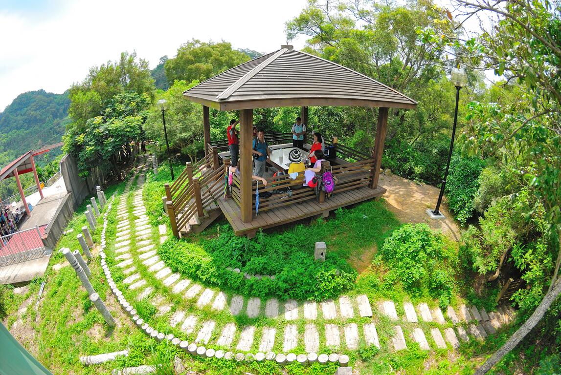 從台中大坑步道出發沿著木棧與土徑往上走在午後光影中遇見最剛好的風景
