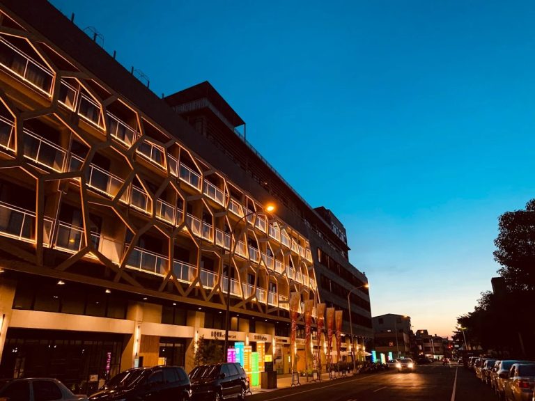 台中高CP值住宿推薦｜康茵行旅：雙人房含早餐 $1580，連假也不加價！