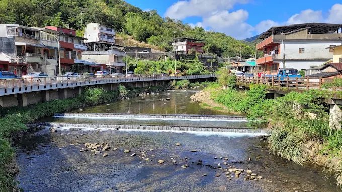 新北瑞芳必訪秘境！三貂嶺隧道蝙蝠生態探險與夢幻倒影美景