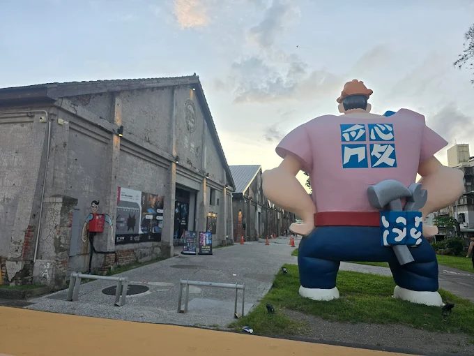 2025高雄小旅行推薦｜愛河夜景散步＋旗津老街美食＋西子灣浪漫日落