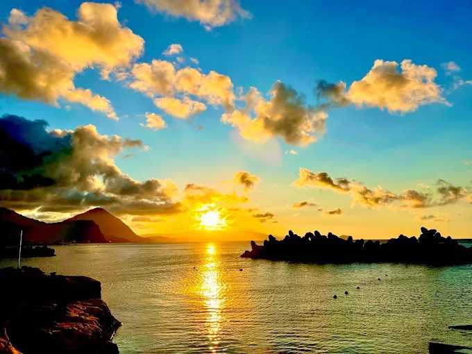 鼻頭角公園一日遊｜東北角小長城步道、燈塔美景與在地海鮮全攻略