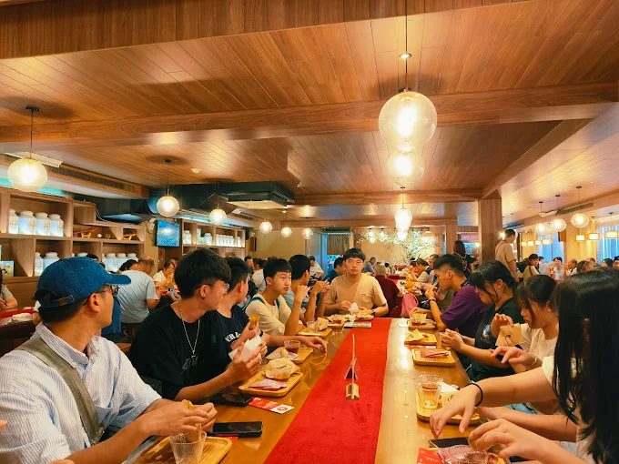 把周末交給南投魚池紅茶與日月潭山景在紅玉紅茶餘韻中慢慢降落