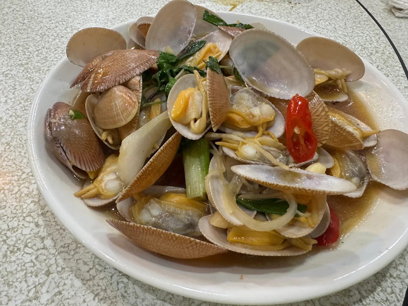 基隆必吃美食攻略｜海鮮、熱炒、拉麵通通有！在地人帶路的美味清單