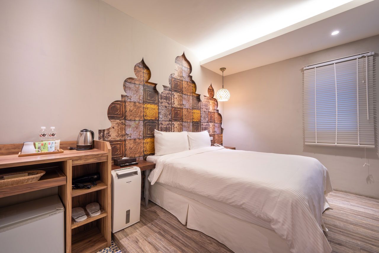 礁溪九號溫泉旅店：房內溫泉浴缸＋溫泉魚泡腳，親子必訪的慢活住宿