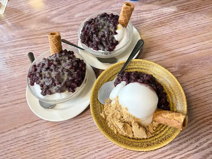 午後走進高雄旗山老街,在紅磚騎樓間吃一口香蕉冰慢慢感受舊時光的溫度