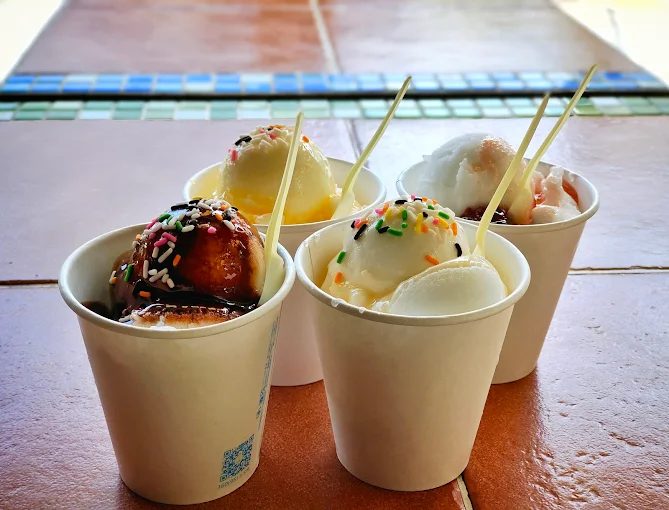 午後走進高雄旗山老街,在紅磚騎樓間吃一口香蕉冰慢慢感受舊時光的溫度