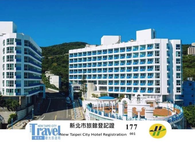【2025 北海岸住宿】群策翡翠灣溫泉飯店｜海景裸湯×親子樂園，走路就到沙灘