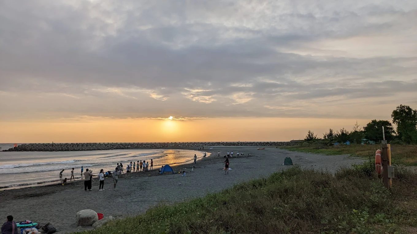 台南安平漁光島一日遊｜木麻黃森林、金色沙灘與海鮮美味全攻略
