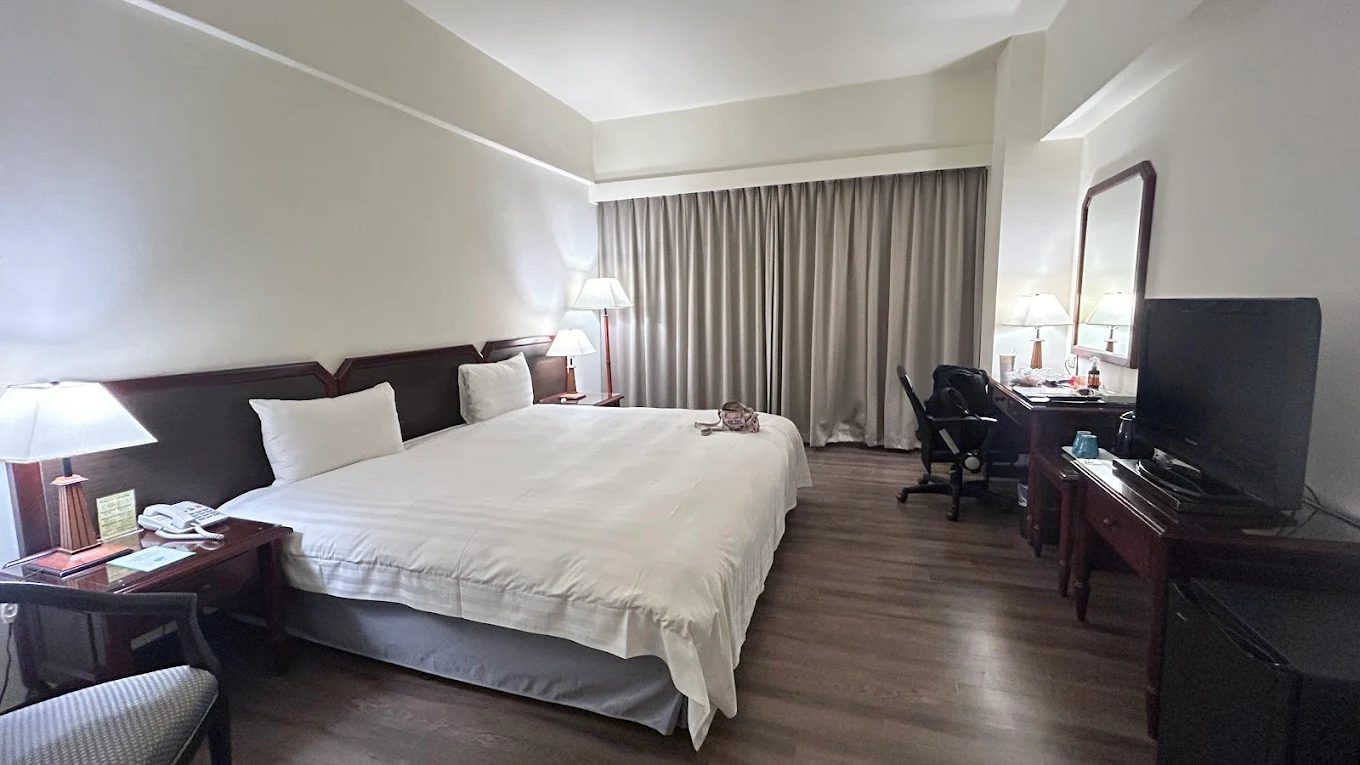 斗六住宿推薦｜華安大飯店：近火車站、早餐好吃、服務貼心的 3 星飯店