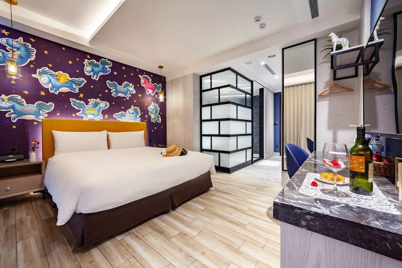 客房一隅，展現溫馨舒適的設計細節。