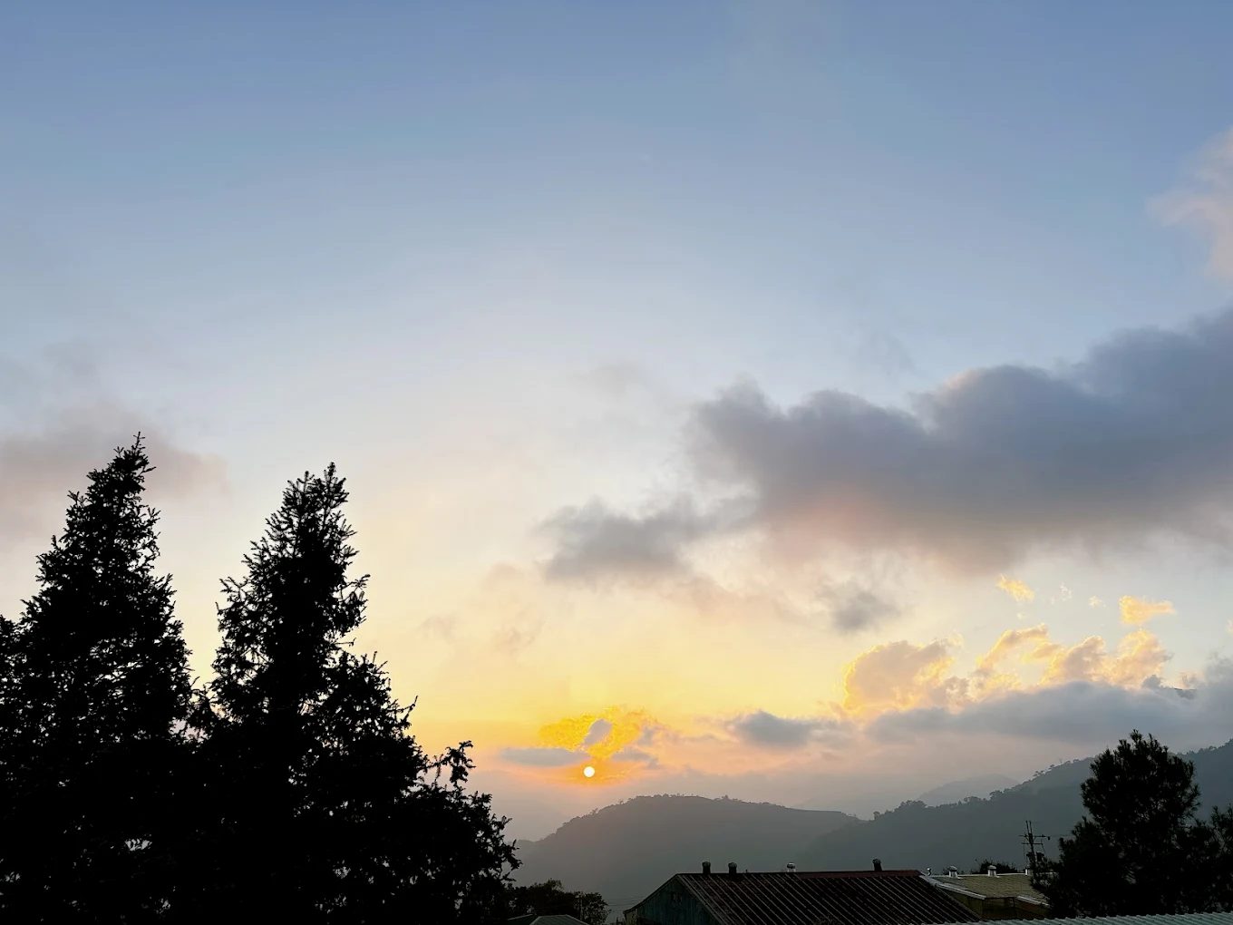 【南投清境佳美渡假山莊】雙人房只要 $1,888！星空、茶園、木屋一次滿足 🌄✨