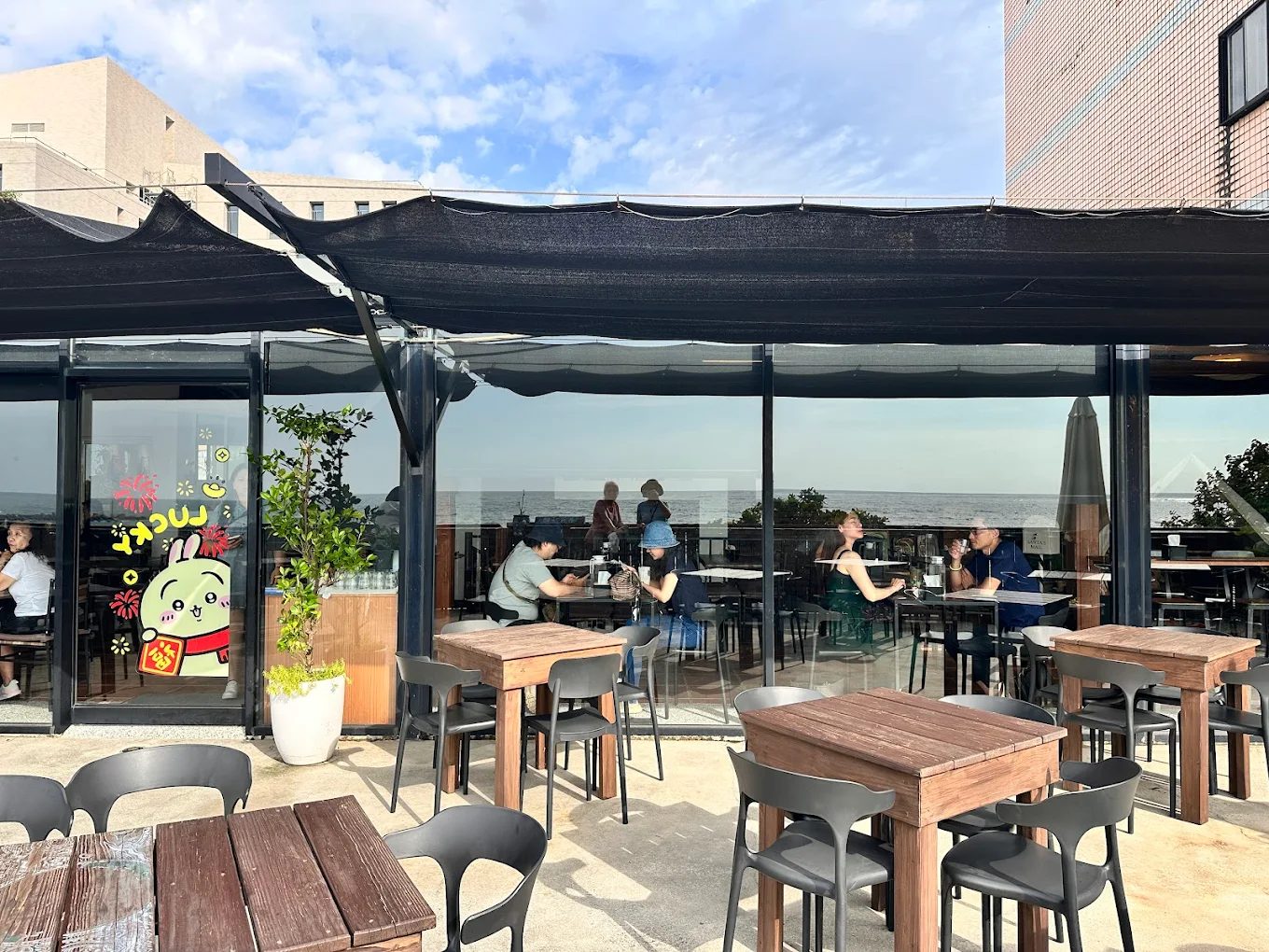 北海岸必訪！普羅旺斯海岸咖啡｜海景第一排的美味下午茶秘境