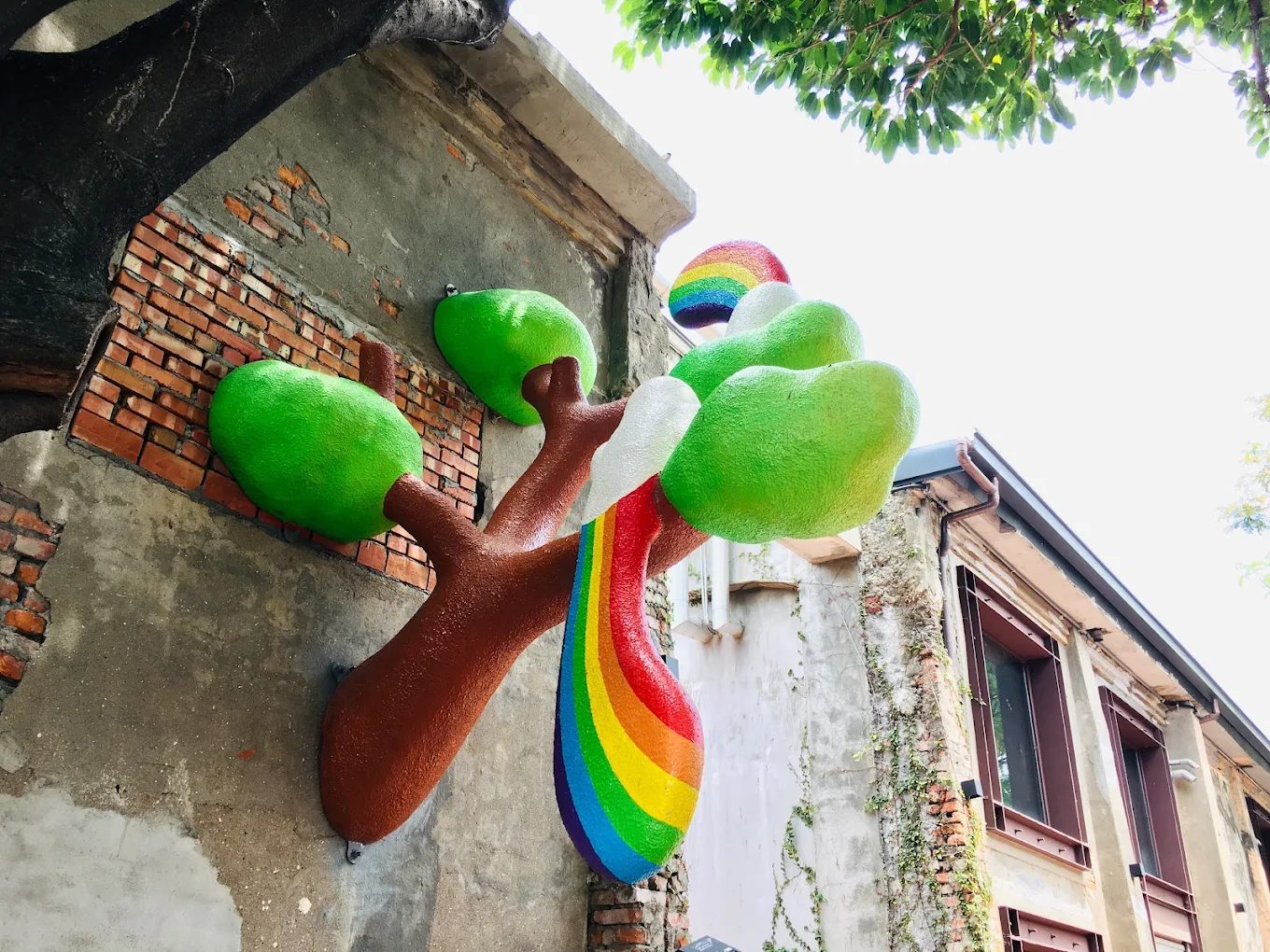 高雄駁二藝術特區全攻略｜展覽、創意市集、裝置藝術一次逛透