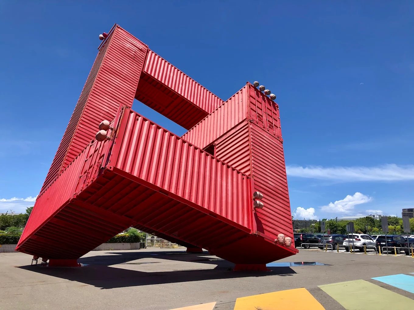 高雄駁二藝術特區全攻略｜展覽、創意市集、裝置藝術一次逛透