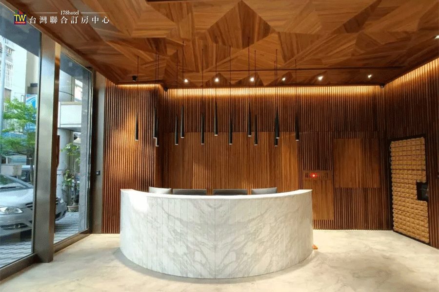 高雄行旅的浴室採用乾濕分離設計，潔淨明亮