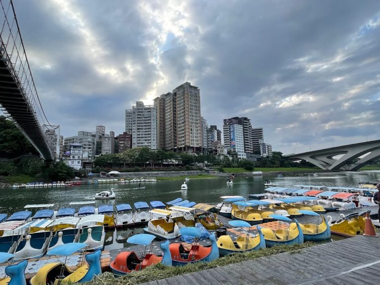 🌅 新北碧潭湖景住宿|雙人房只要 $1,888!