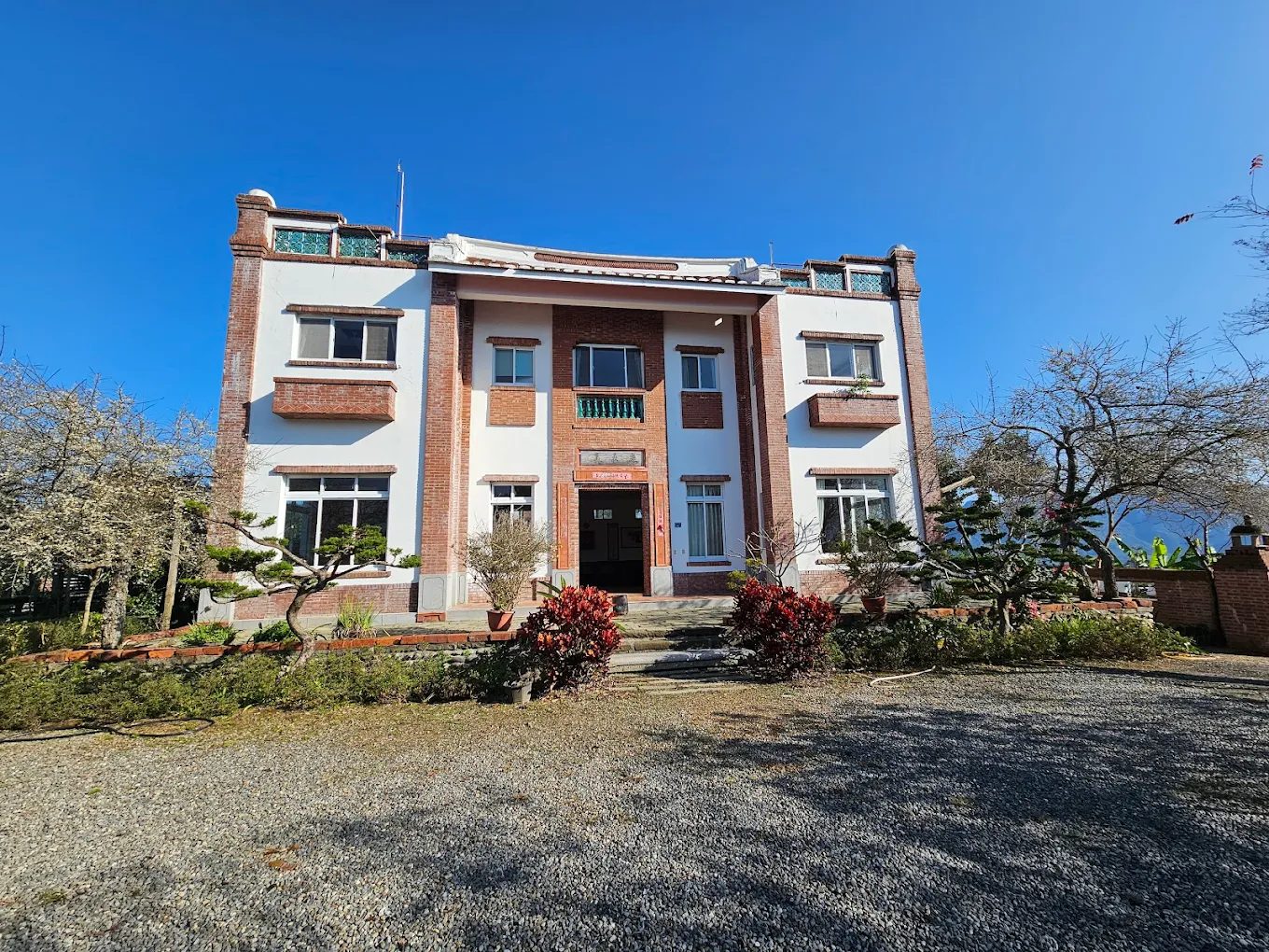 鹿谷凍頂茶園祕境旅宿｜雙人一泊二食只要 $1950