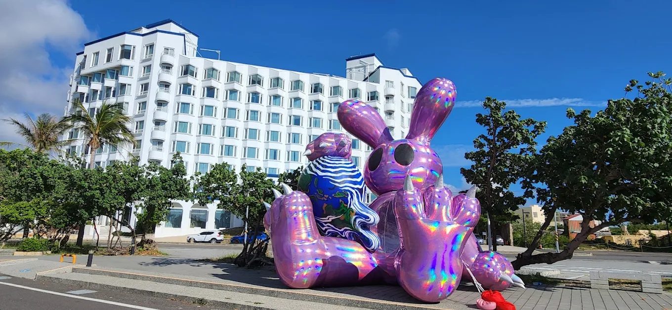 【墾丁長灘休閒飯店】暑假親子住宿優惠｜一泊一食$2,780 起，孩子放電、大人放鬆一次滿足！