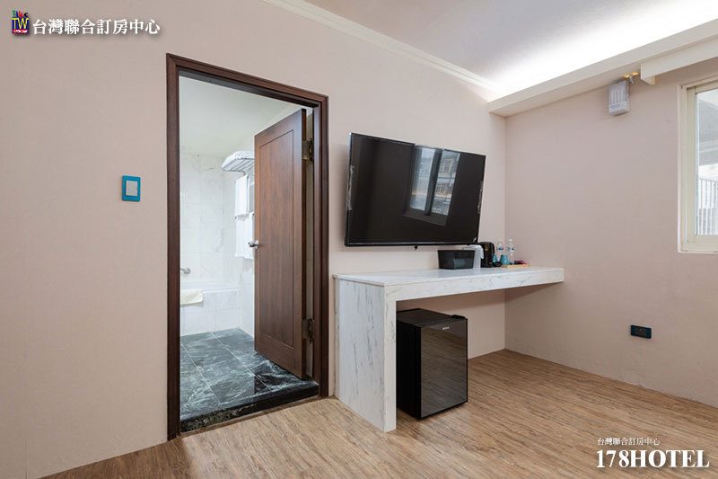 台中沫秋立柳川行旅住宿券推薦｜雙人房只要 $1450 含早餐，高CP值近台中車站住宿！