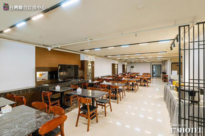 台中沫秋立柳川行旅住宿券推薦｜雙人房只要 $1450 含早餐，高CP值近台中車站住宿！