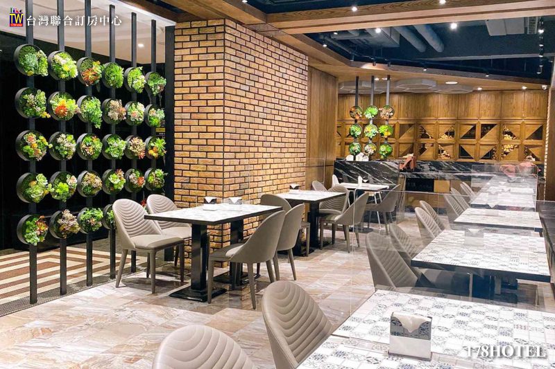 自助早餐區，提供多樣化的中西式餐點。