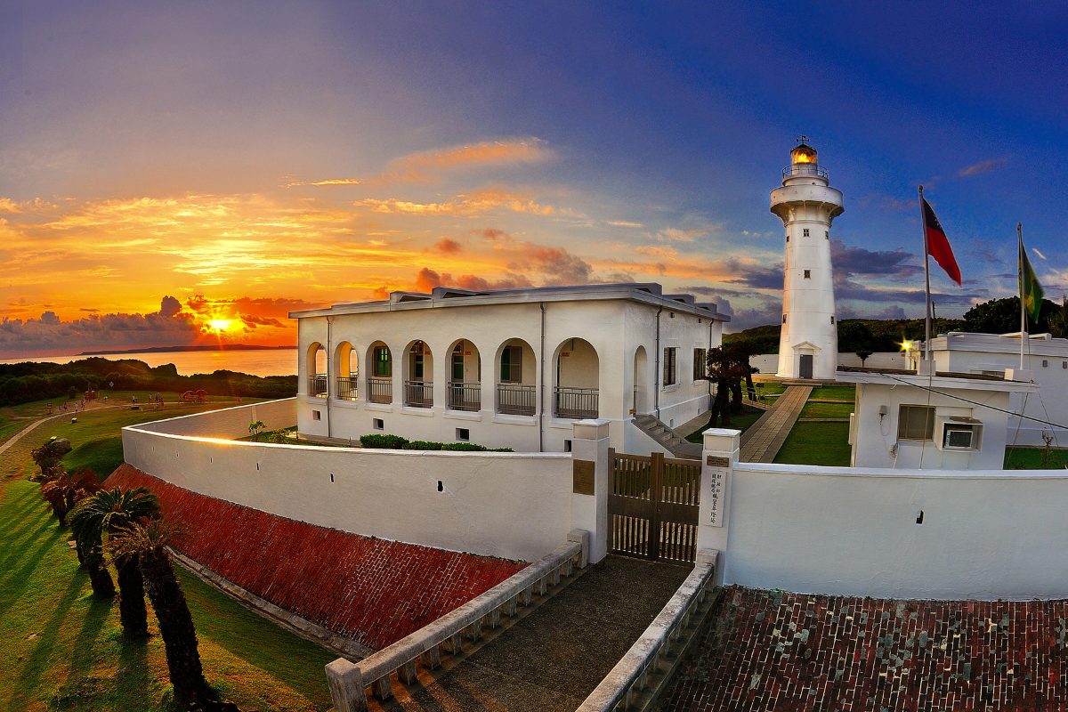墾丁親子必玩五大景點推薦｜白沙灣、鵝鑾鼻燈塔、海生館攻略一次看