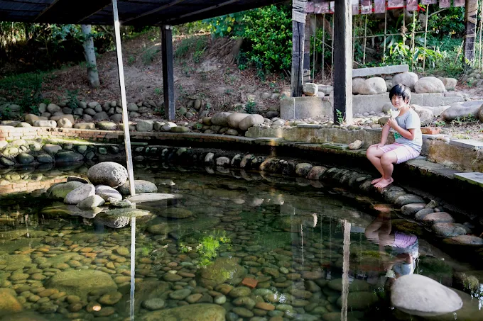 北埔冷泉｜新竹北埔 Hakka 風情秘境，賞螢、親子戲水與老街美食一次滿足